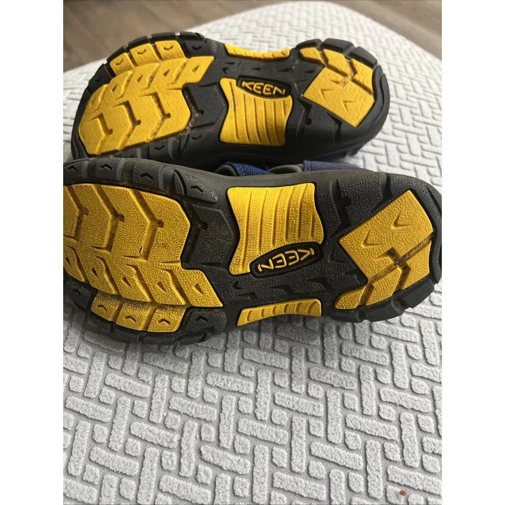 Keen YOUTH ( SIZE 3 ) Waterproof Sandals BLUE/YELLOW Shoes Vacation Beach